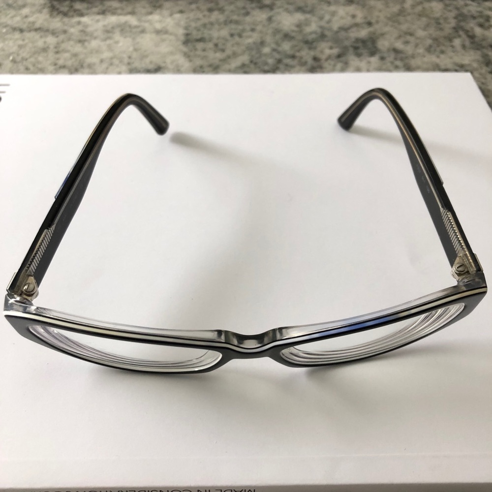 ♥️ FENDI iconic designer frames black w FENDI logo on sides ♥️ - Picture 8 of 10
